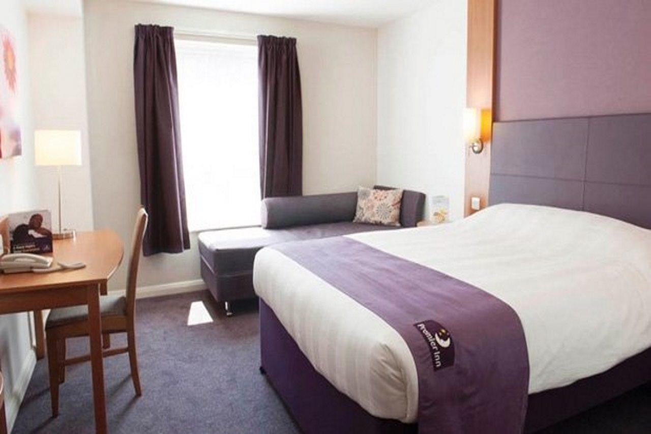 Premier Inn Newton Abbot Exterior photo